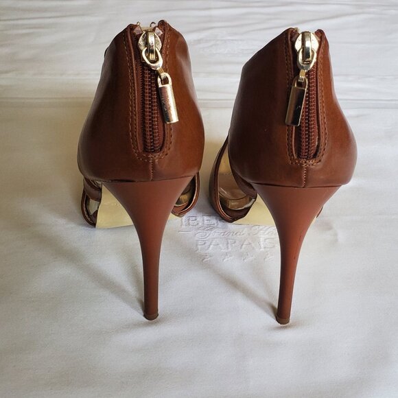 Shoes - Picture 6 of 9